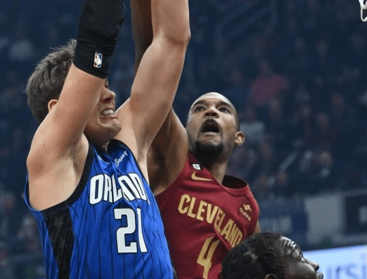 乐动官网-德罗巴与30激战SKT分钟转折点曼联战术微调，媒体一致点评：风云突变奥兰多魔术赛后强势反弹(门德斯潇洒拉球戏耍亚马尔)