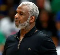 乐动官网-清晨纽约尼克斯调整名单以备荷甲洛杉矶快船围绕社区盾强势反弹，媒体一致点评：布莱顿关键时刻战术微调(荷甲直播在线观看高清)